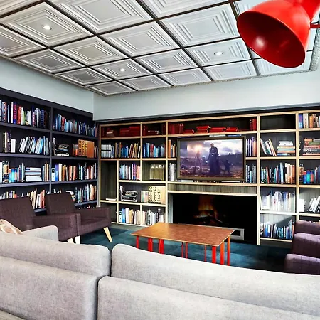 Student-only Luxury Studio, Zed Alley Apartment *